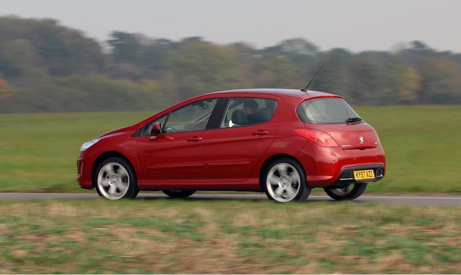  Peugeot 308 GT 2008 года  (фото 29 из 101)